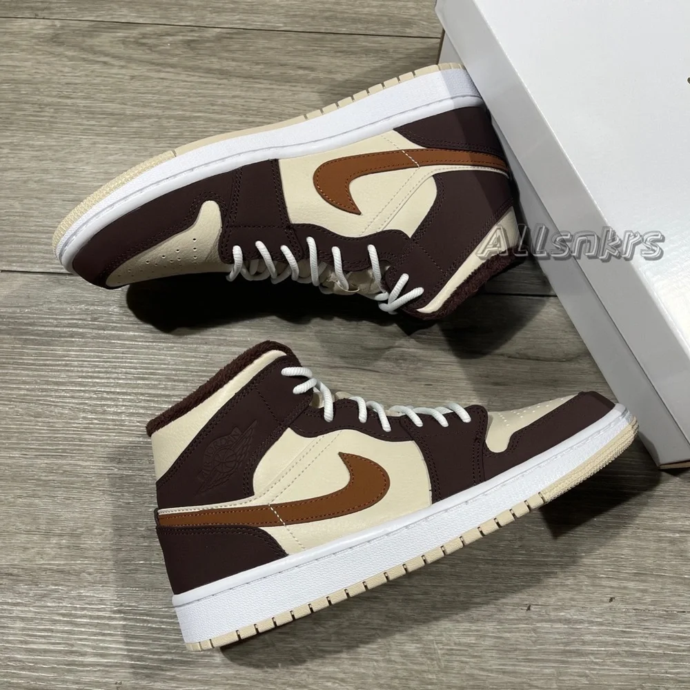 Air Jordan 1 Mid Women’s Brown Oatmeal - Picture 7 of 10